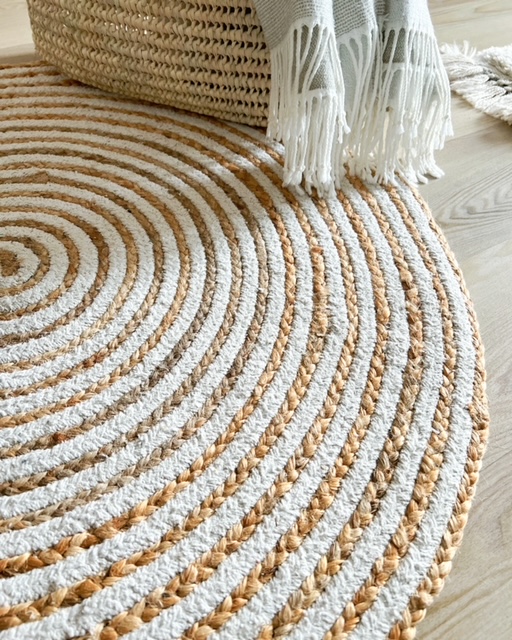 Round stripe jute rug