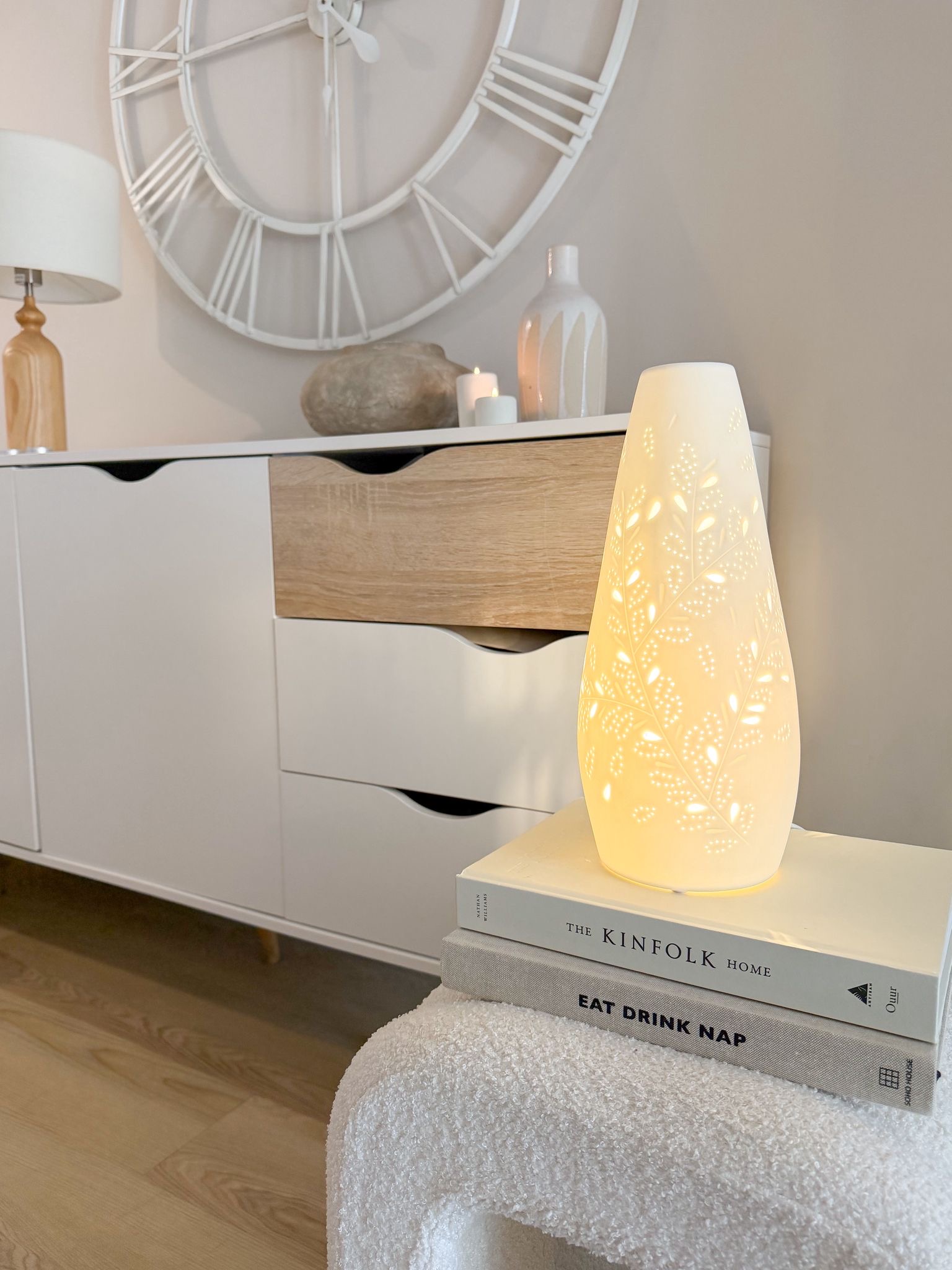 Stunning leaf sillhouette cut out ceramic lamp