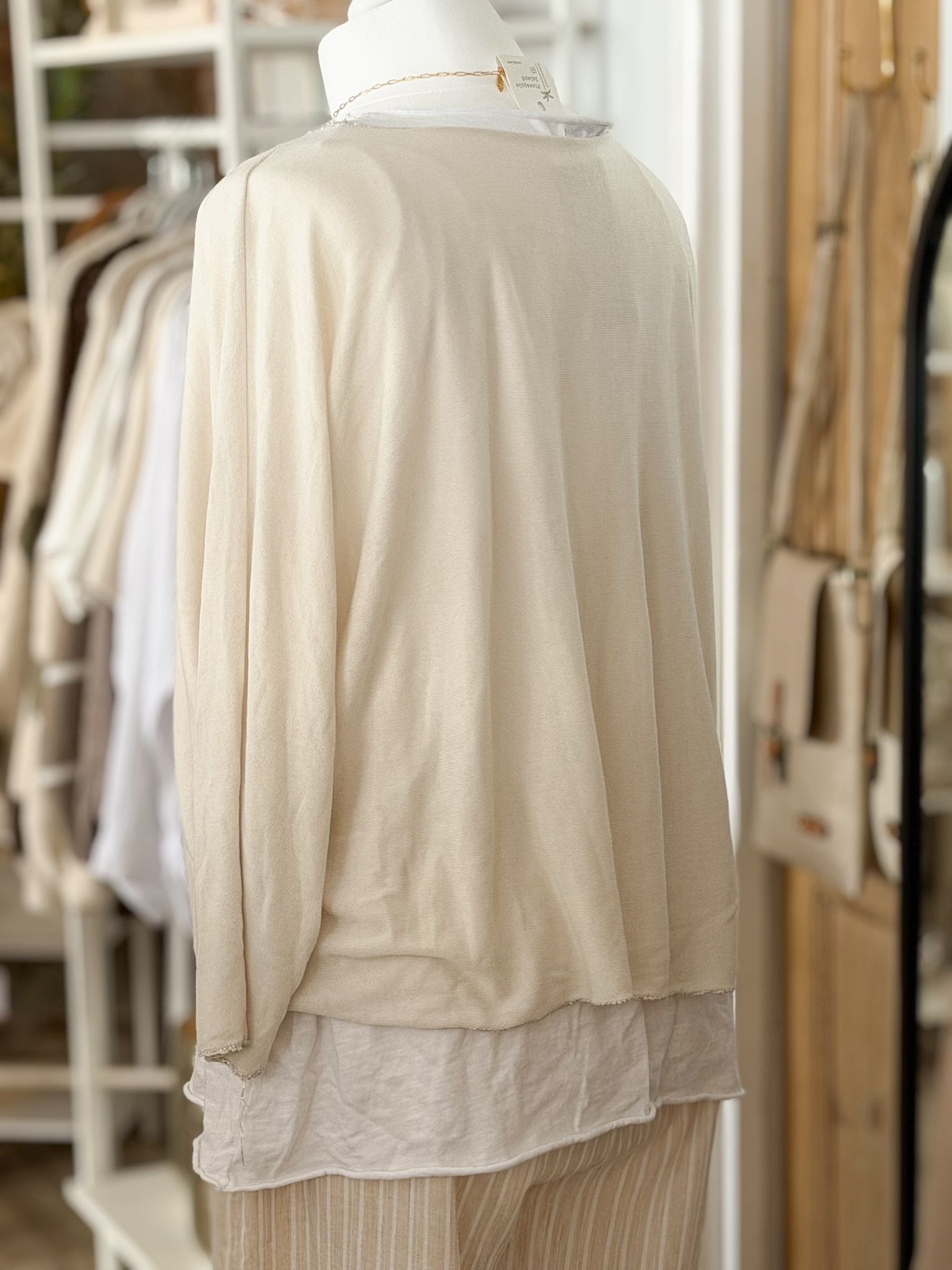 Double layer soft top in beige and white