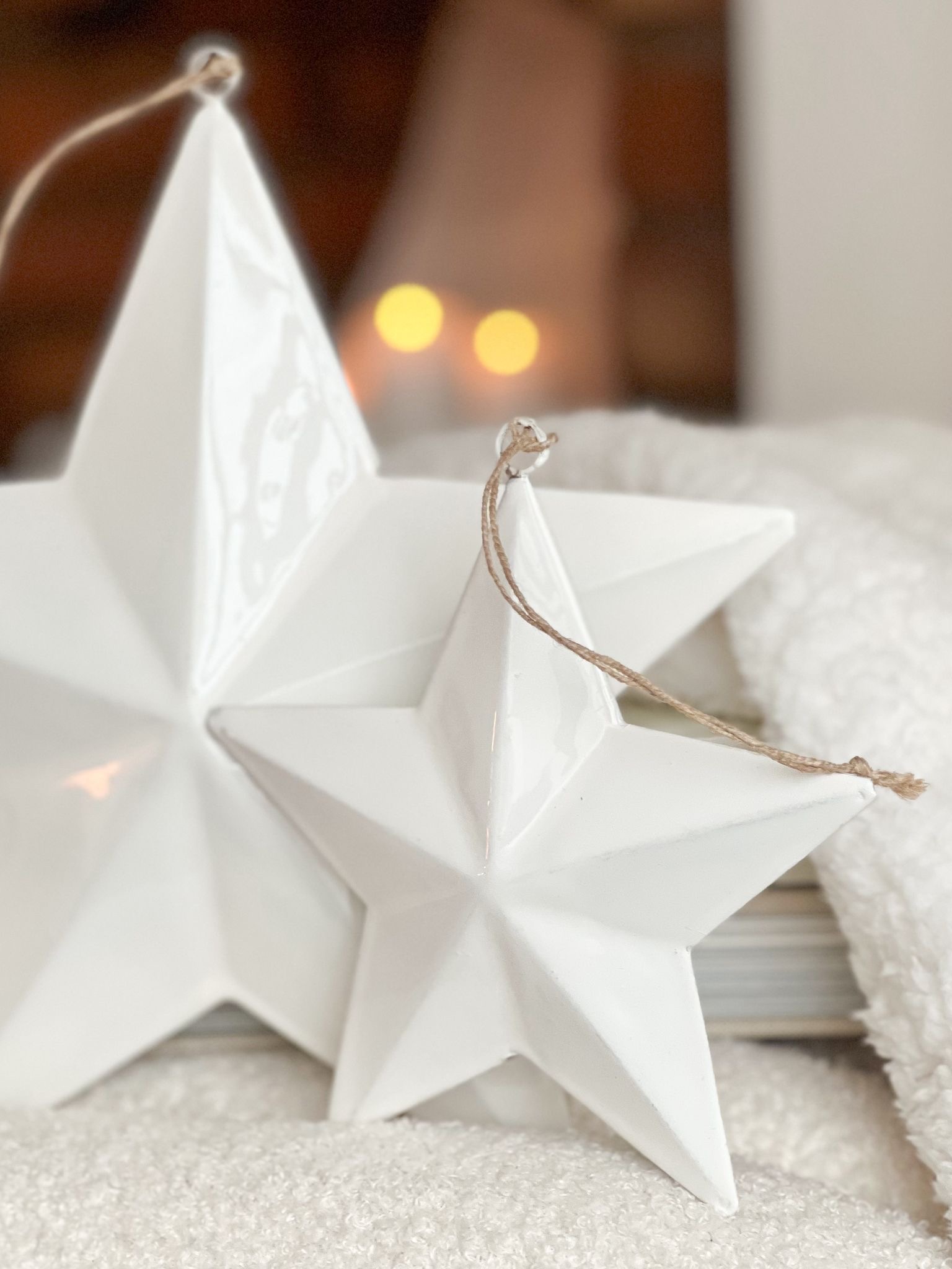 Pretty hanging white star – two sizes