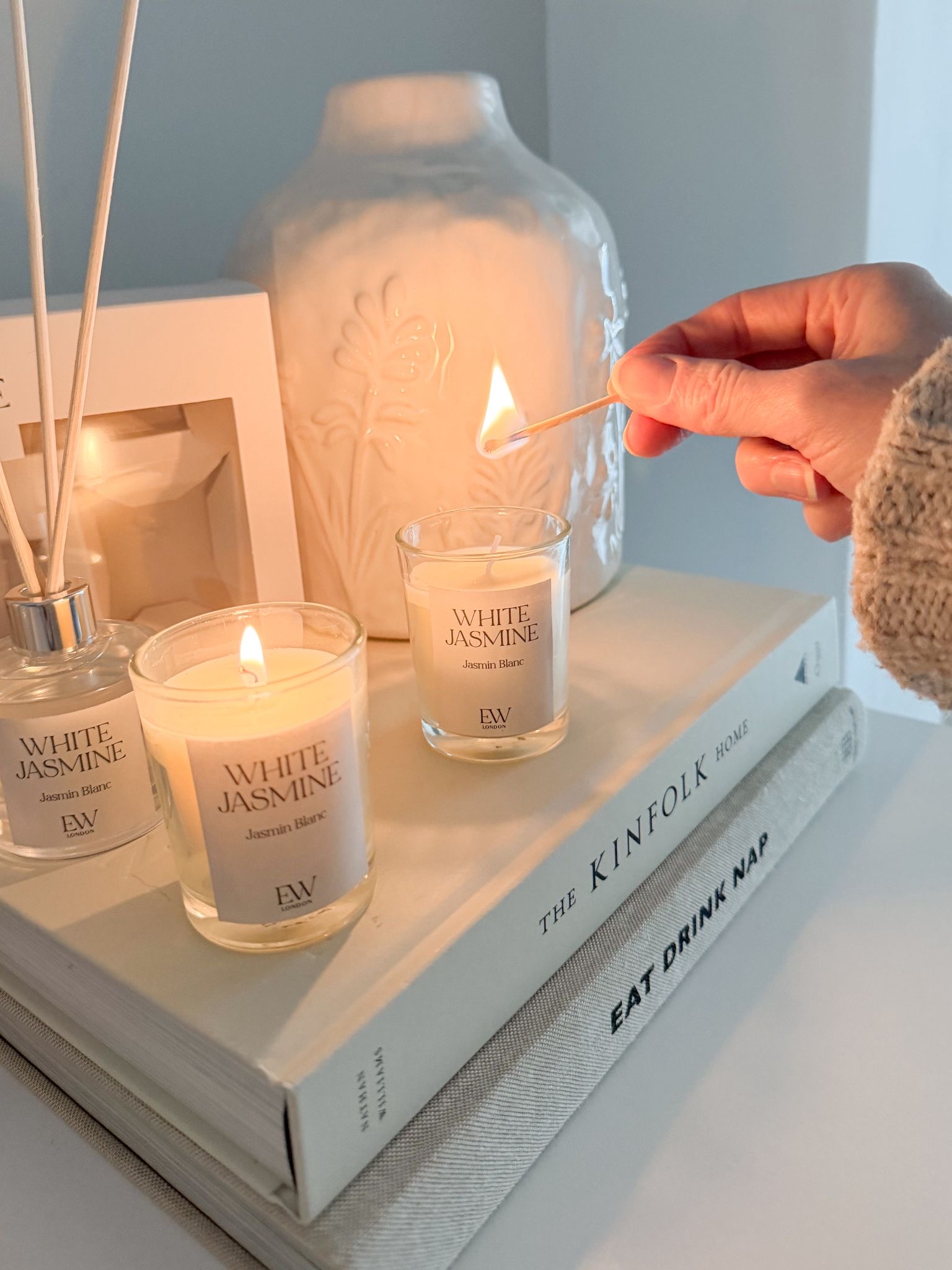 Diffuser and candle set in a white Jasmine scent