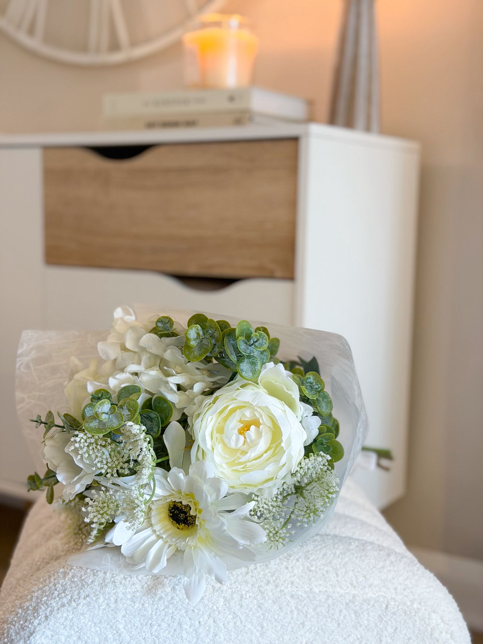 Bouquet wrapped faux flowers – 01