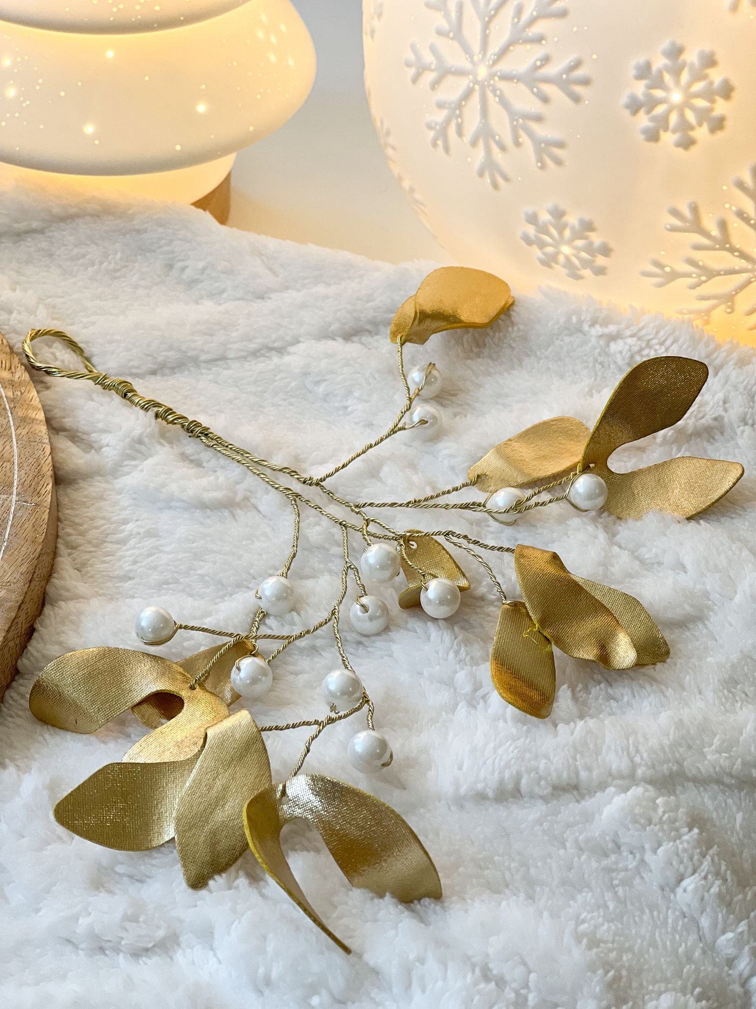 Gold beaded decorative mistletoe hanger
