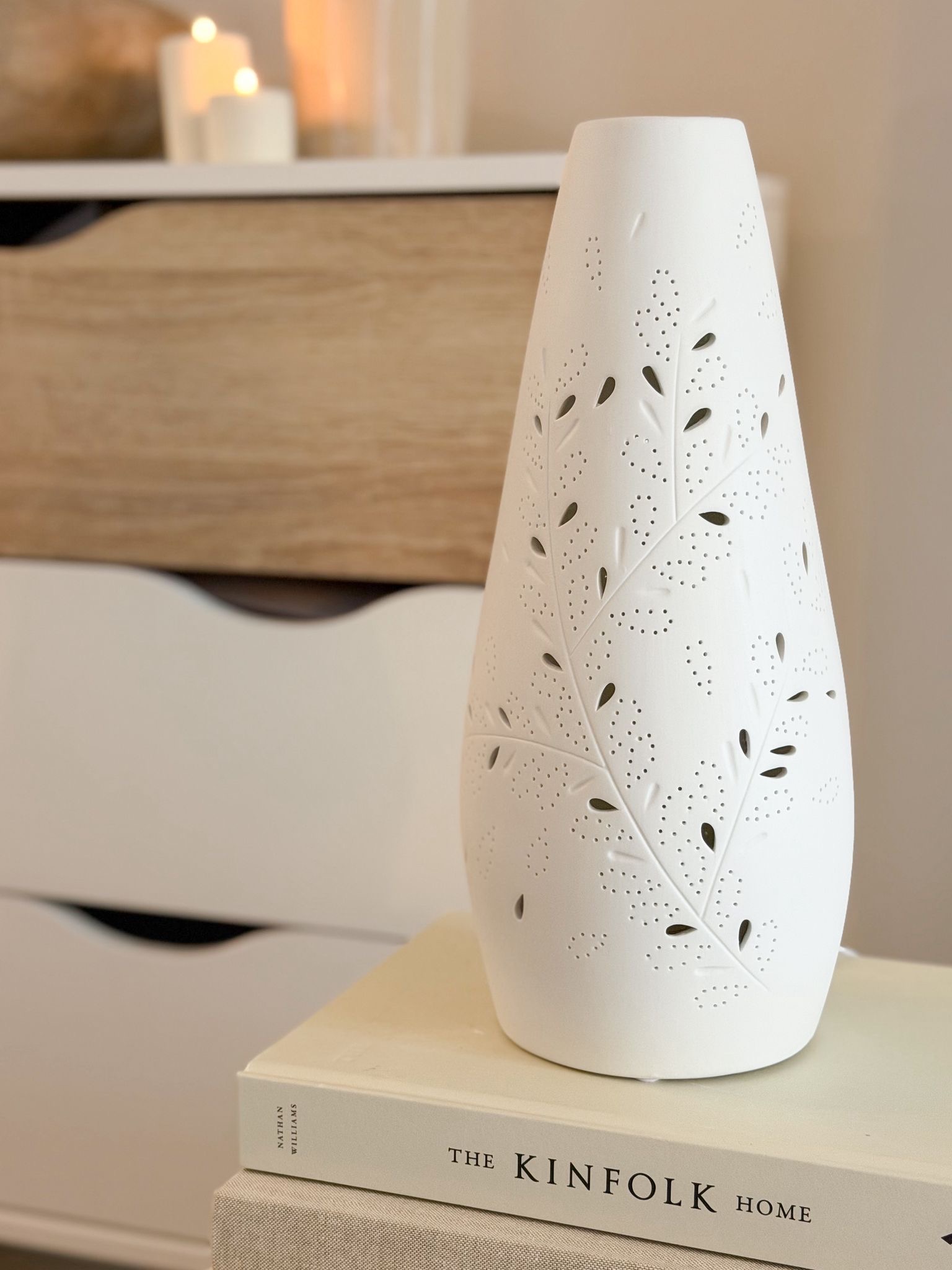 Stunning leaf sillhouette cut out ceramic lamp