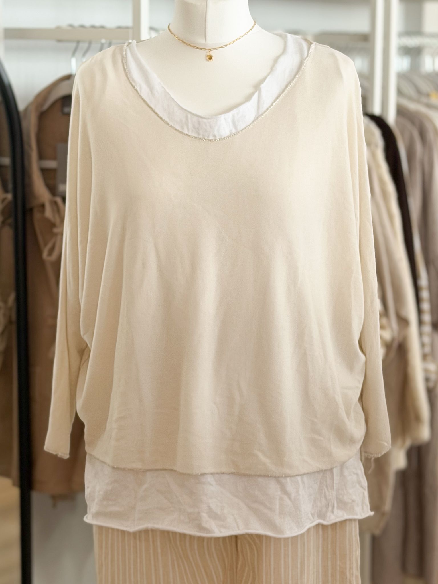 Double layer soft top in beige and white