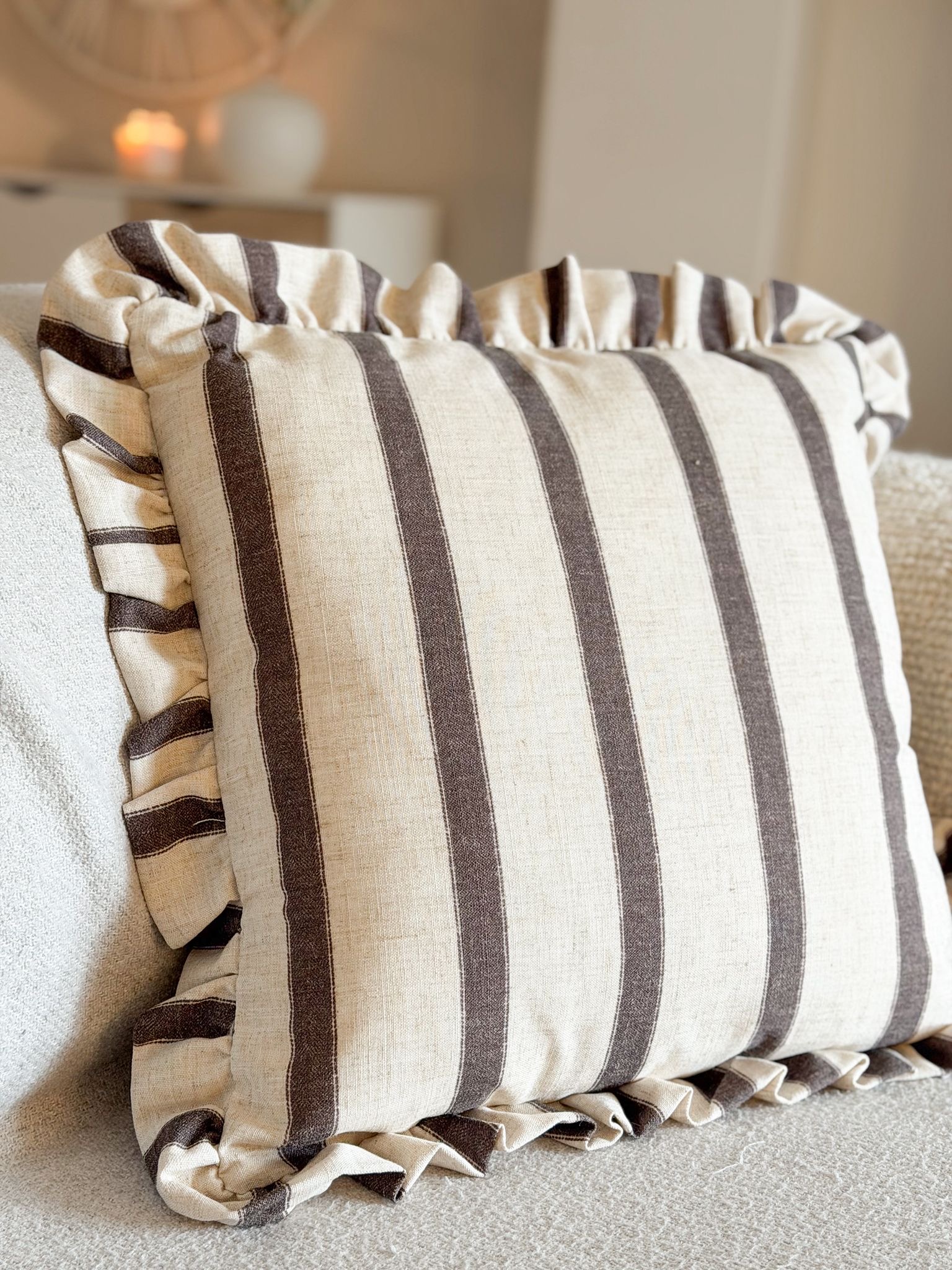 Chocolate stripe ruffel cushion