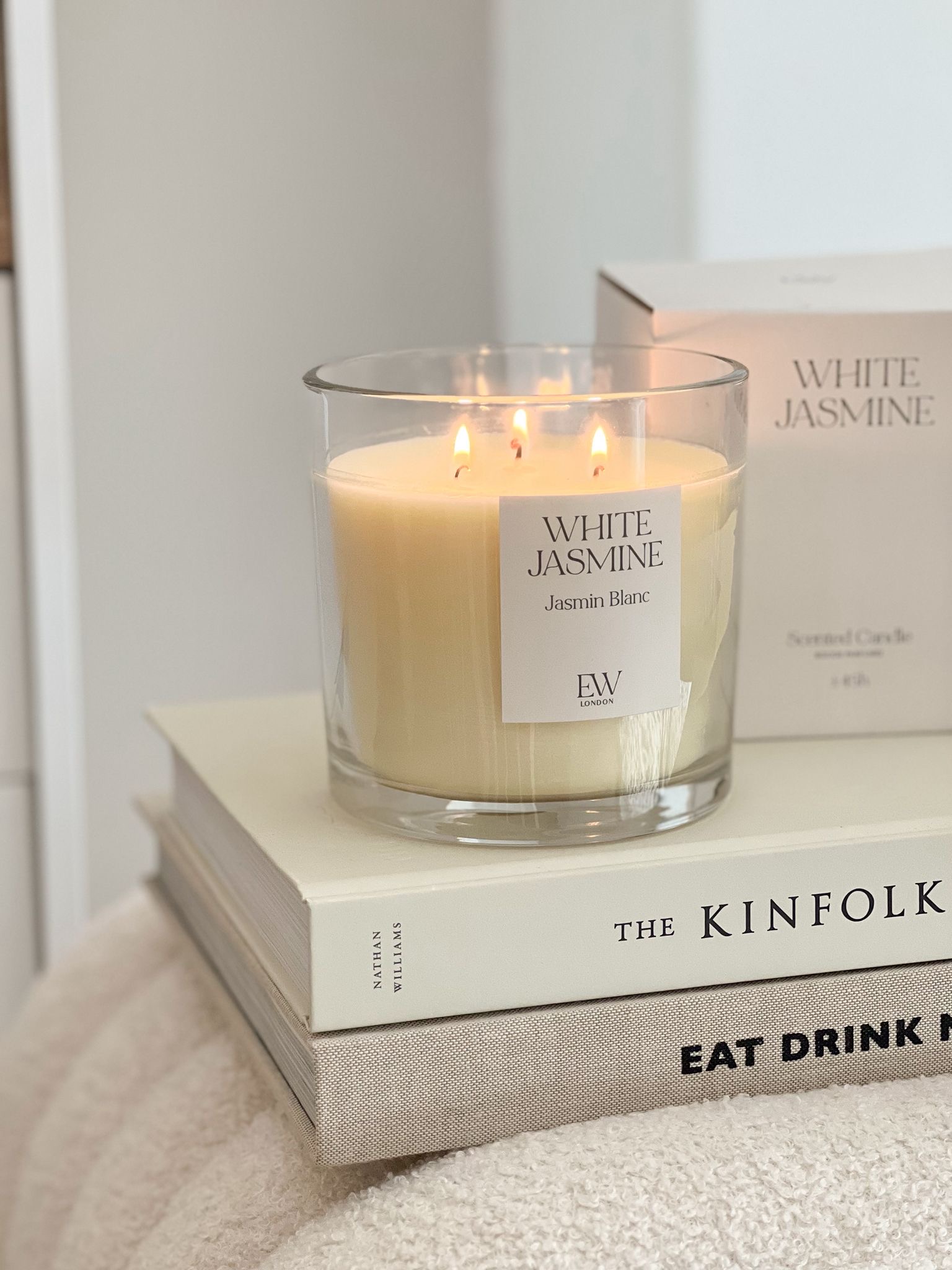 Large triple wick scented candle – White Jasmin
