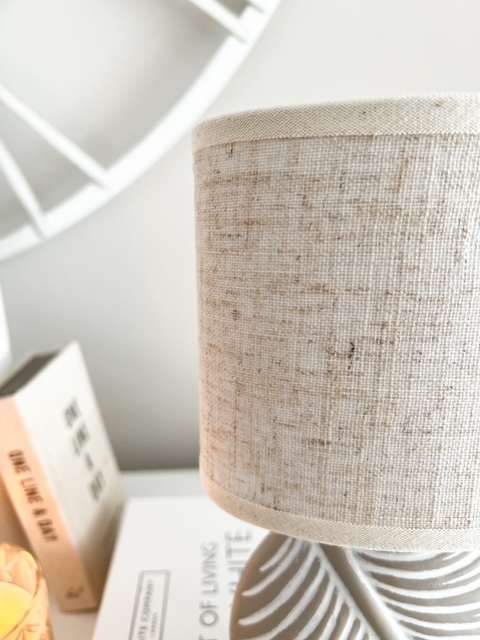 Small natural circle ‘leaf’ lamp