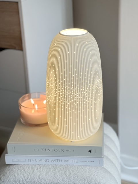 White ribbed lamp – 2 sizes
