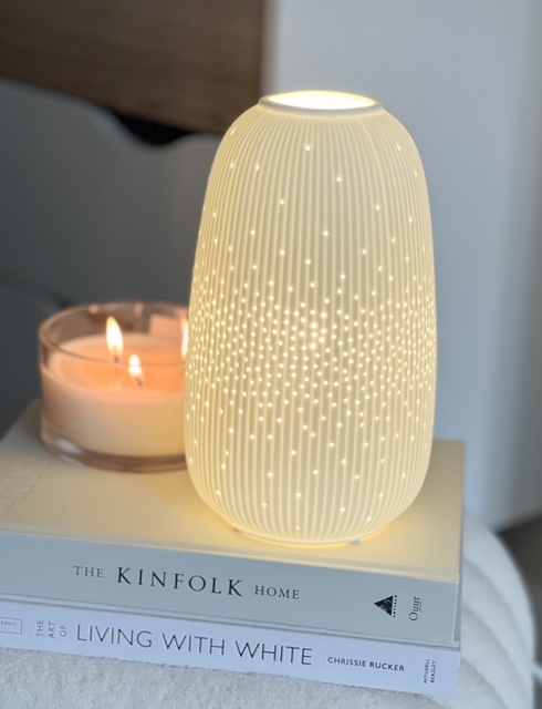 White ribbed lamp – 2 sizes
