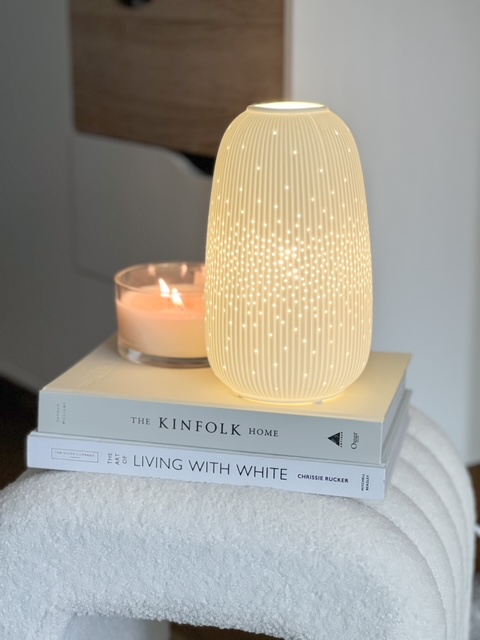 White ribbed lamp – 2 sizes