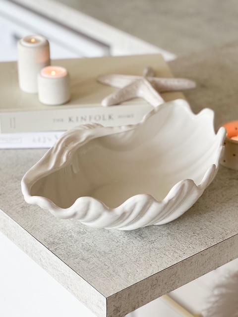 Very large ceramic clam shell