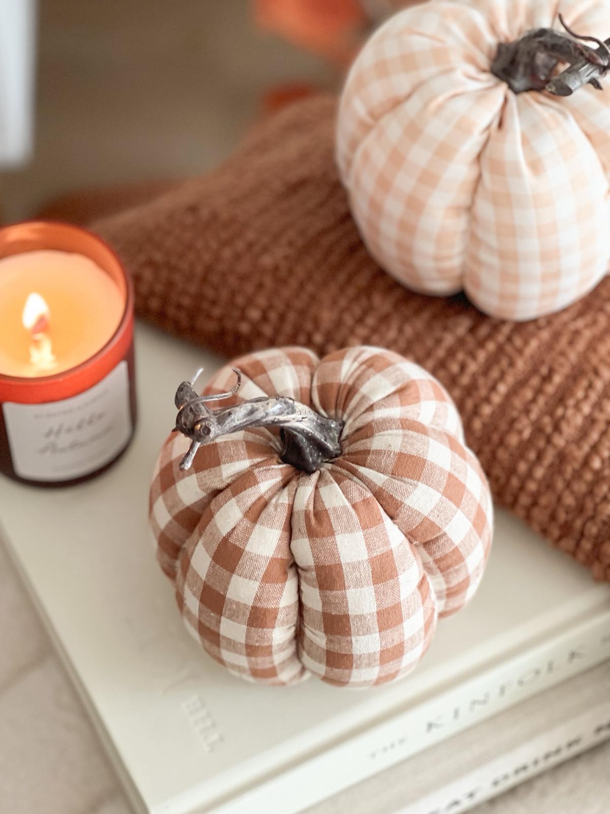Gingham pumpkin in brown