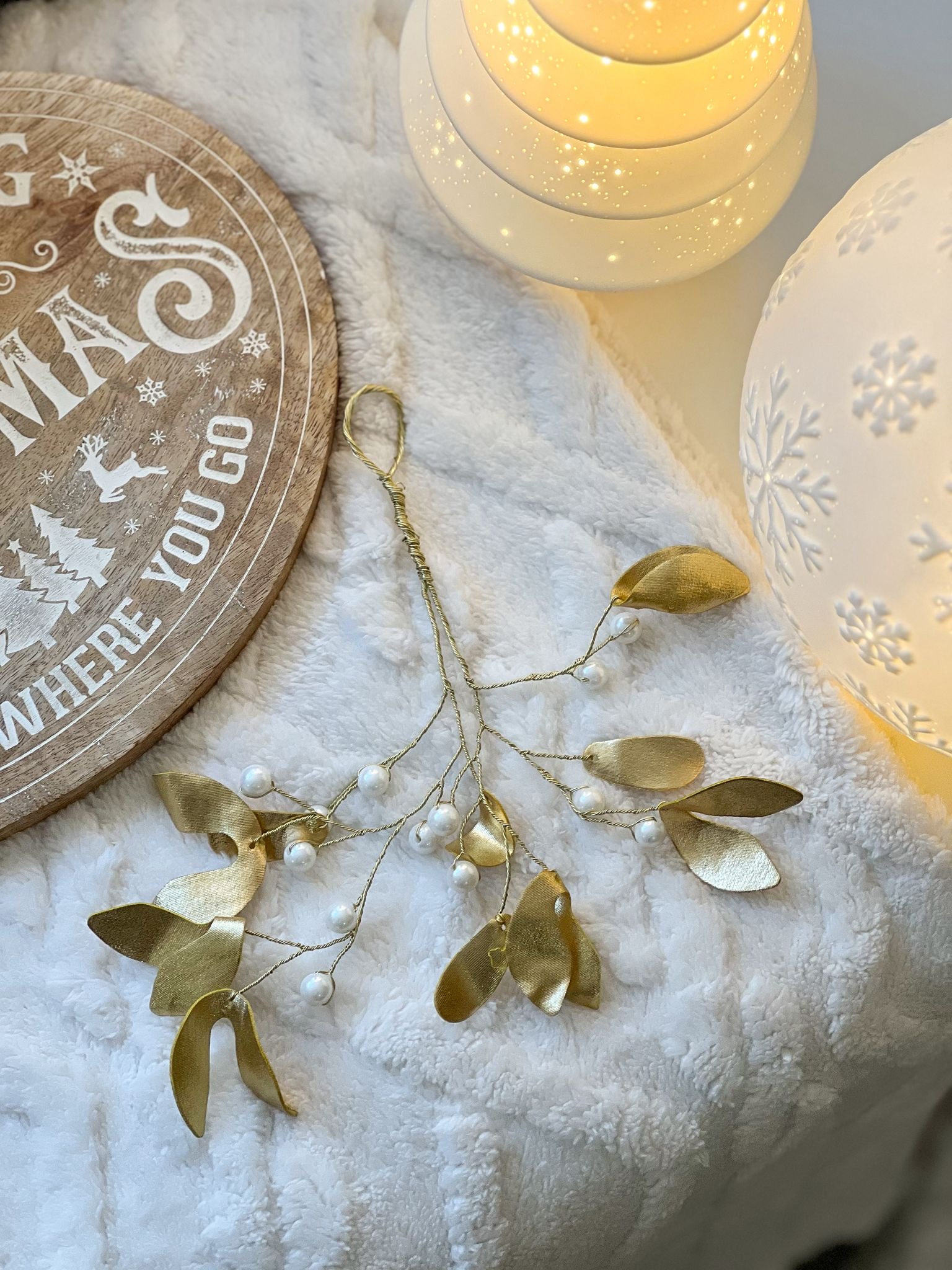 Gold beaded decorative mistletoe hanger
