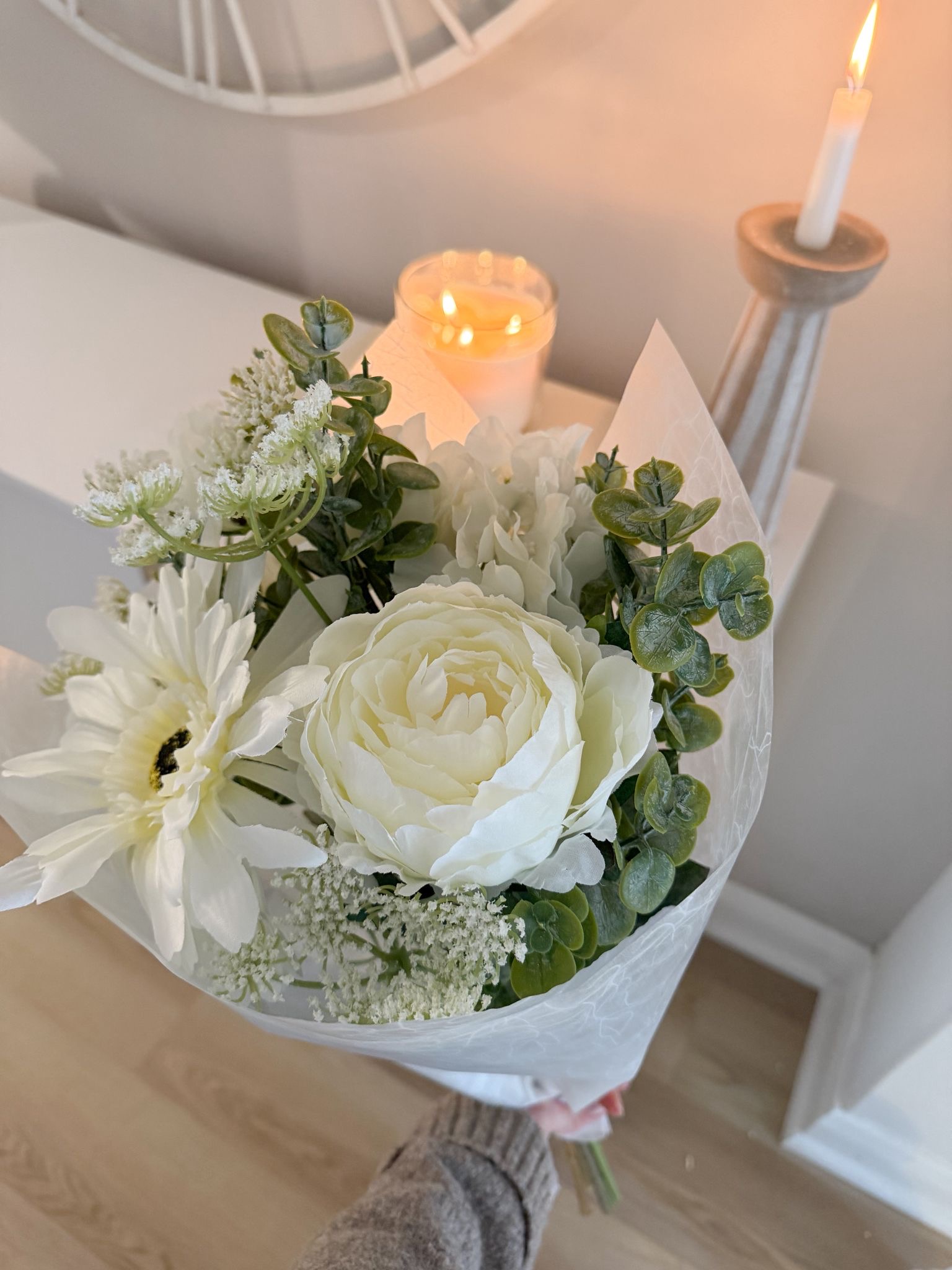 Bouquet wrapped faux flowers – 01