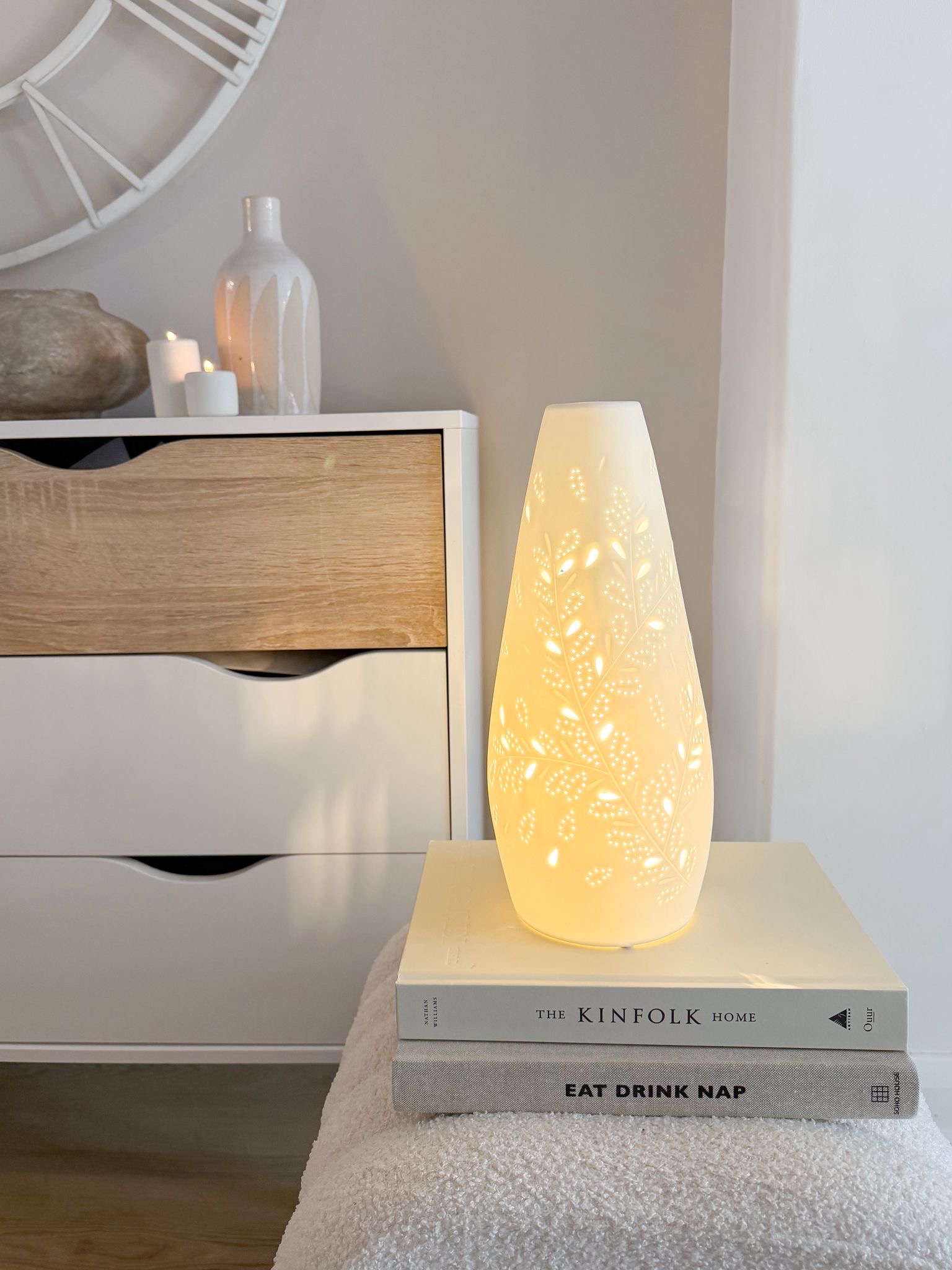 Stunning leaf sillhouette cut out ceramic lamp