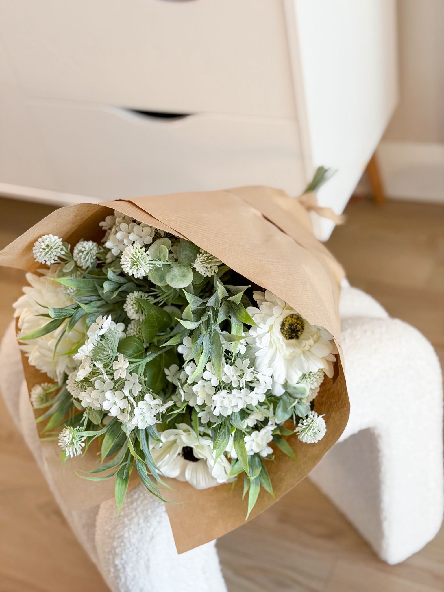 Bouquet wrapped faux flowers – 02