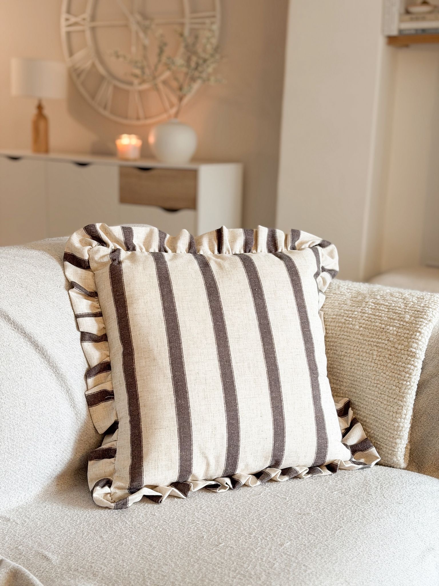 Chocolate stripe ruffel cushion