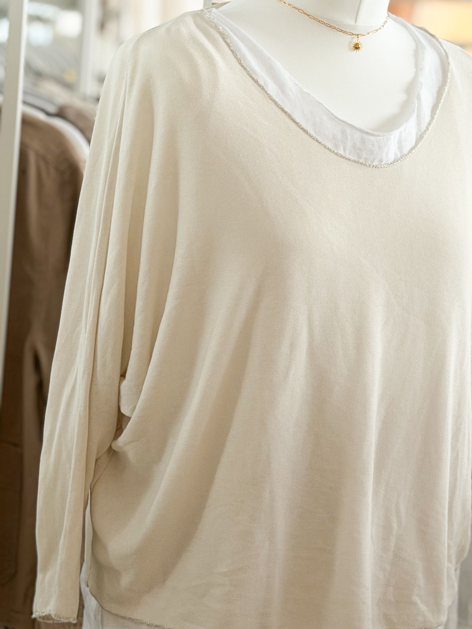 Double layer soft top in beige and white