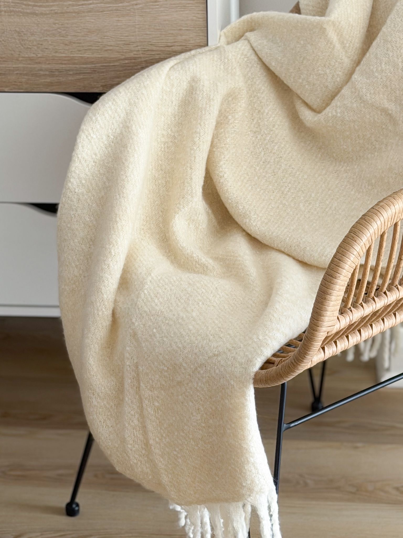 Softest woven tassel blanket/throw in ‘butter’